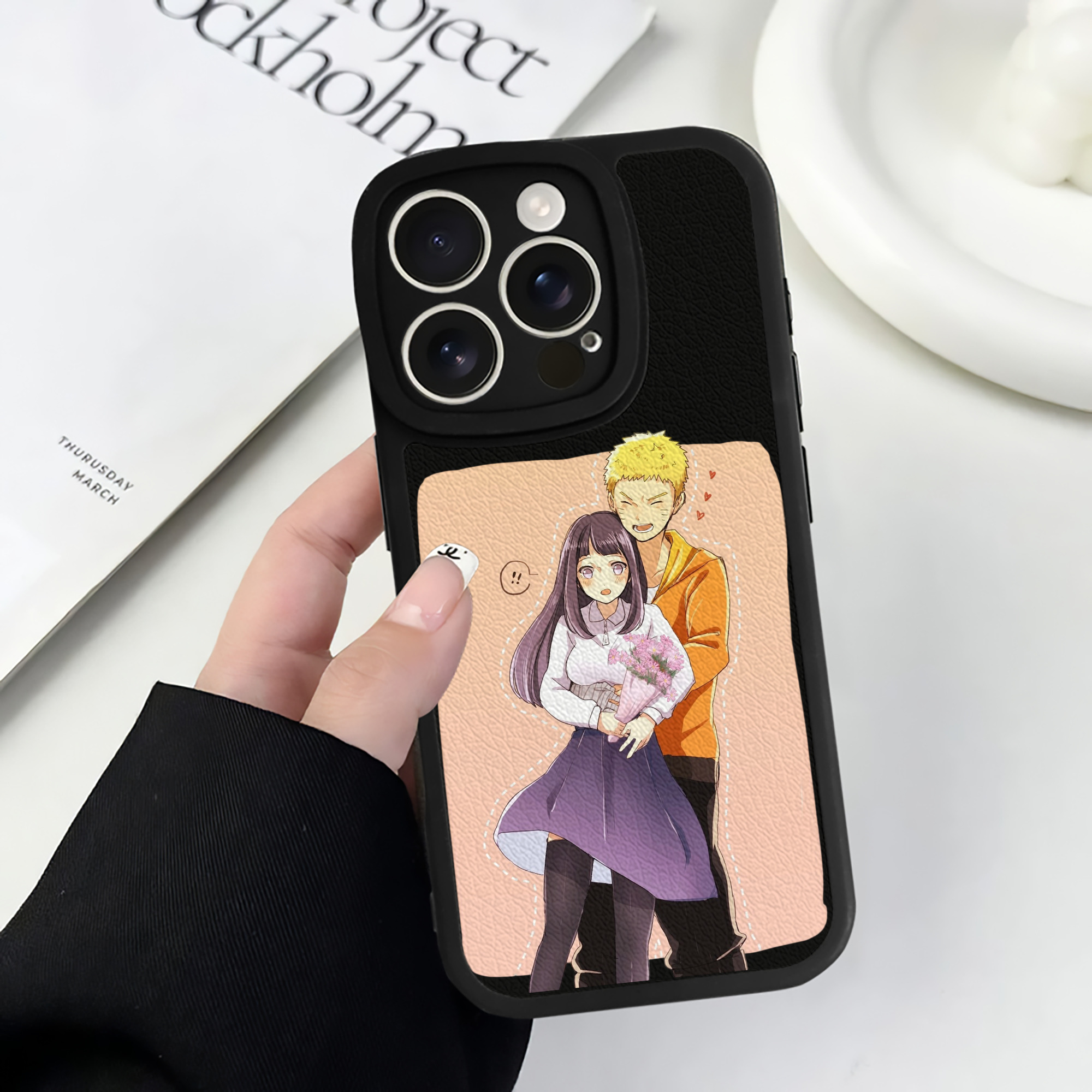 （画像用） NARUTO -ナルト- 日向ヒナタ Hyūga Hinata 【iPhone 16シリーズ対応】シリコンスマホケース（レザー調） 材質：シリコン